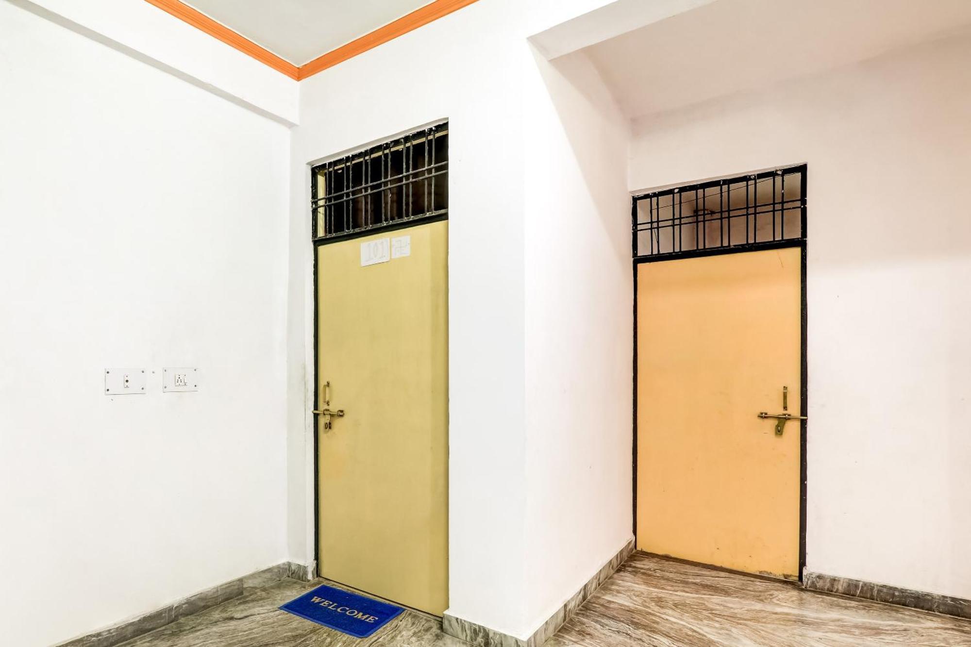 Spot On Ganpati Palace Лакхнау Экстерьер фото